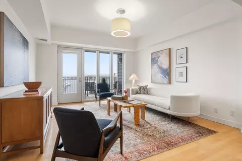 550 Pleasant St #209, Winthrop, MA 02152