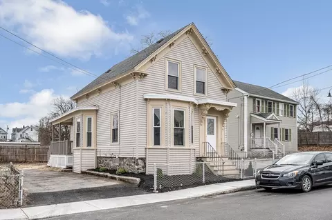 16 Bachelder St, Lowell, MA 01854