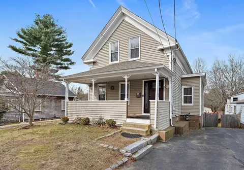 55 Pleasant St, Holbrook, MA 02343