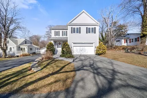 7 Hayes Rd, Hingham, MA 02043