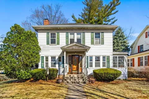 56 Gardner St, Peabody, MA 01960