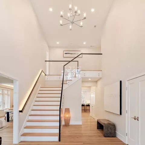 123 Woburn St, Lexington, MA 02420
