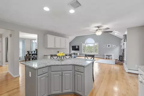 8 Exeter Rd, Hudson, MA 01749 photo 14
