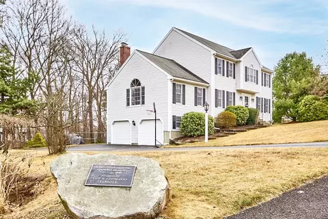 8 Exeter Rd, Hudson, MA 01749 photo 2