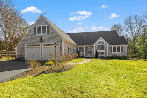 3 Elgin Rd, Bourne, MA 02559