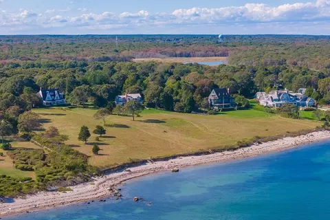 23 Mattarest Ln, Dartmouth, MA 02748