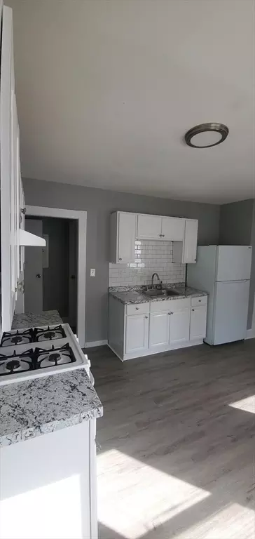 122 Middlesex St, Springfield, MA 01109 photo 8