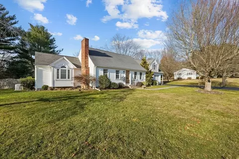 22 Summer Dr, Seekonk, MA 02771