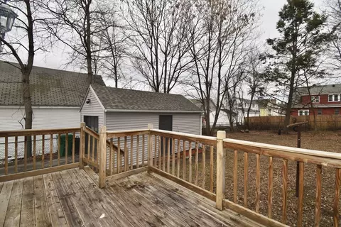 Exterior - 39 Algonquin St, Chicopee, MA 01013 photo 5 of 5
