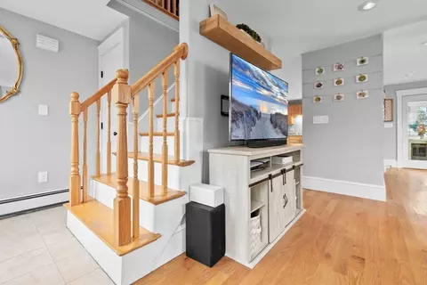 Entry Way - 24 Chestnut St, Danvers, MA 01923 photo 1 of 2