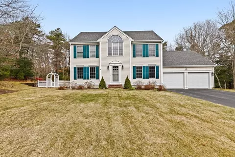 71 Early Red Cir, Plymouth, MA 02360