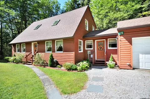 15 Thicket Rd, Tolland, MA 01034