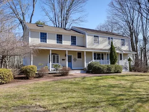 45 Ash St, Hopkinton, MA 01748