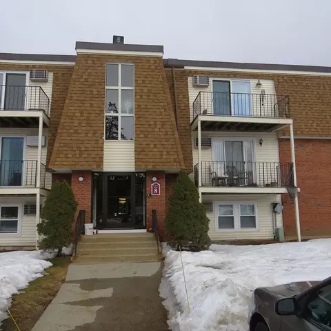 80 Damon Rd #BLDG 8, Northampton, MA 01060