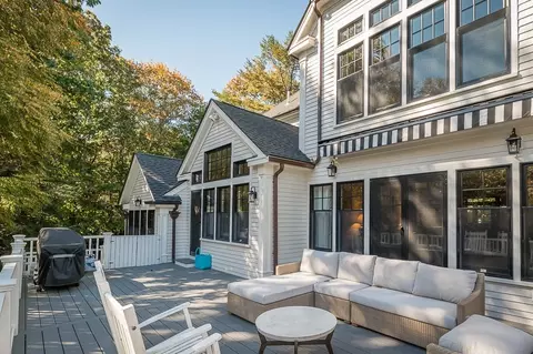 Exterior - 4 Bridle Path Ln, Beverly, MA 01915 photo 2 of 9