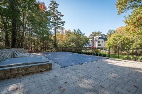 Exterior - 4 Bridle Path Ln, Beverly, MA 01915 photo 8 of 9