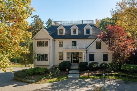 4 Bridle Path Ln, Beverly, MA 01915