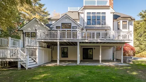 Exterior - 4 Bridle Path Ln, Beverly, MA 01915 photo 5 of 9