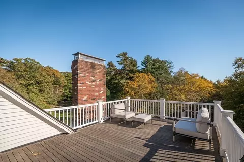 Exterior - 4 Bridle Path Ln, Beverly, MA 01915 photo 4 of 9
