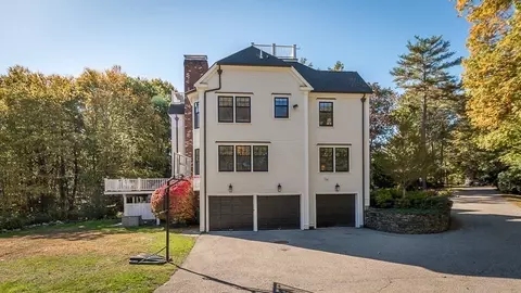 Exterior - 4 Bridle Path Ln, Beverly, MA 01915 photo 6 of 9