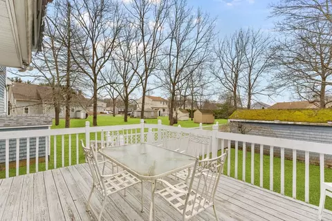 Exterior - 987 Wilson Rd, Fall River, MA 02720 photo 3 of 7