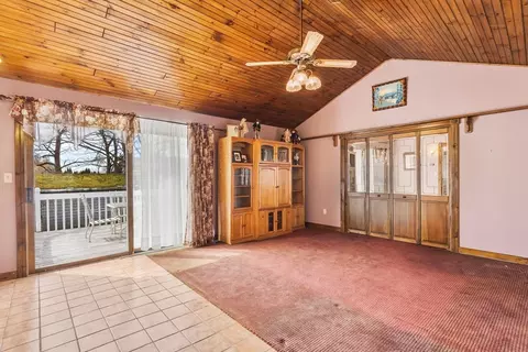 Living - 987 Wilson Rd, Fall River, MA 02720 photo 2 of 7