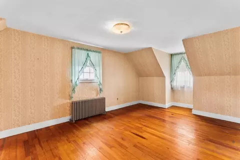 Bedroom - 987 Wilson Rd, Fall River, MA 02720 photo 4 of 9