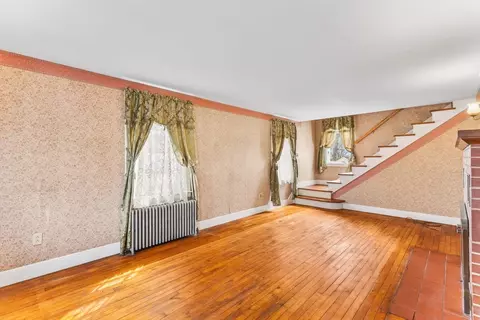 Living - 987 Wilson Rd, Fall River, MA 02720 photo 7 of 7