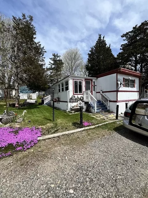 2 Third Ave, Pocasset, MA 02559