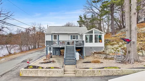 89 Sweetwater St, Saugus, MA 01906