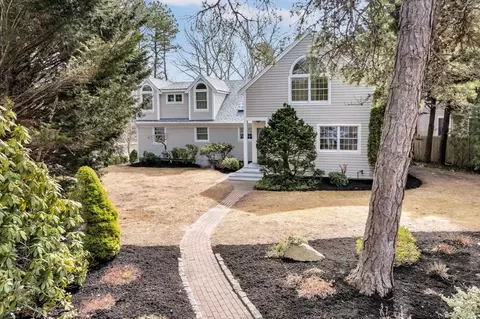 34 Quaker Run Rd, Mashpee, MA 02649 photo 4