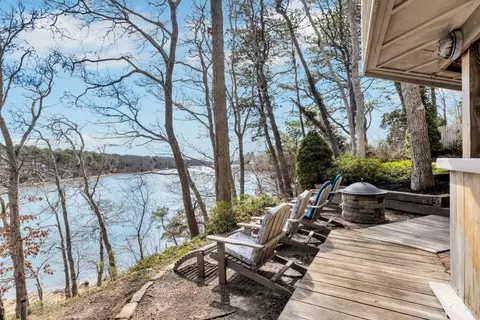 34 Quaker Run Rd, Mashpee, MA 02649 photo 2