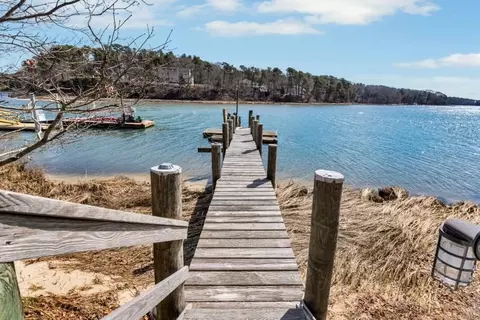 34 Quaker Run Rd, Mashpee, MA 02649 photo 1