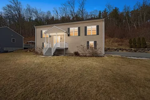 99 Cournoyer Blvd, Southbridge, MA 01550
