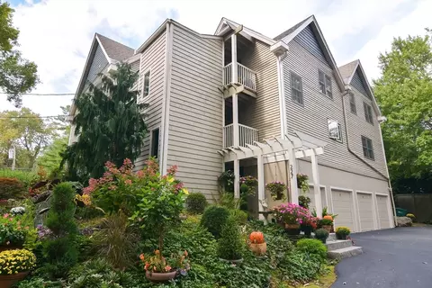 227 Reservoir St #4, Norton, MA 02766
