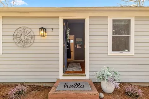 7 Saga Rd, Dennis, MA 02660