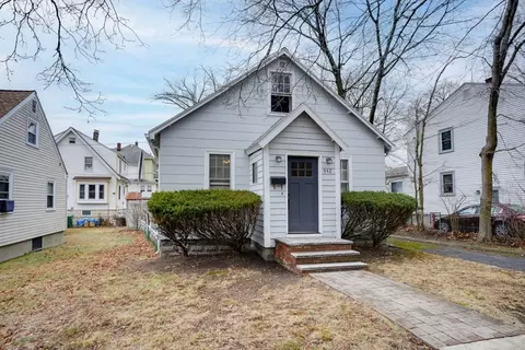 942 Highland Ave, Medford, MA 02155