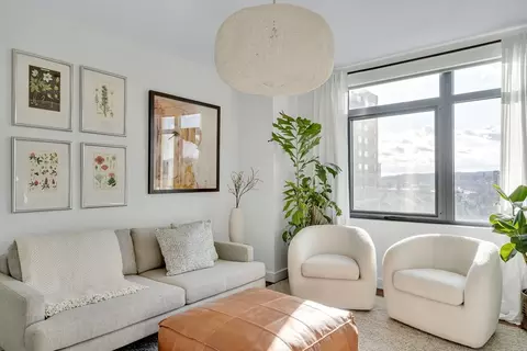 80 Fenwood Rd #806, Boston, MA 02115