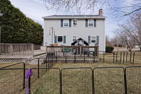 Exterior - 415 Dailey Dr, Franklin, MA 02038 photo 4 of 12