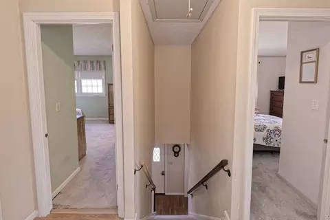Entry Way - 415 Dailey Dr, Franklin, MA 02038 photo 2 of 3