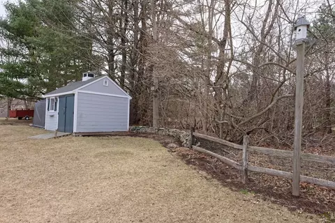 Exterior - 415 Dailey Dr, Franklin, MA 02038 photo 8 of 12