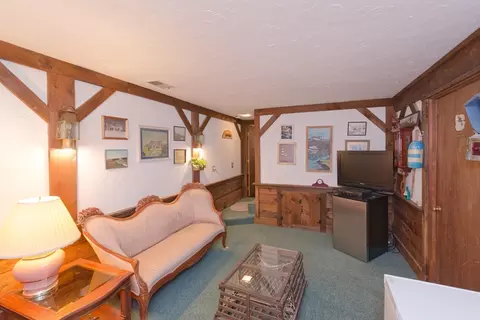 Living - 415 Dailey Dr, Franklin, MA 02038 photo 3 of 3