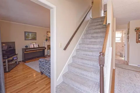 Entry Way - 415 Dailey Dr, Franklin, MA 02038 photo 1 of 3