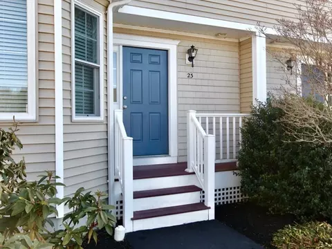 23 Old Cedar Vlg #23, Bridgewater, MA 02324