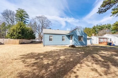 16 Delano Dr, Springfield, MA 01129 photo 3