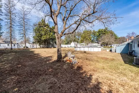 16 Delano Dr, Springfield, MA 01129 photo 5