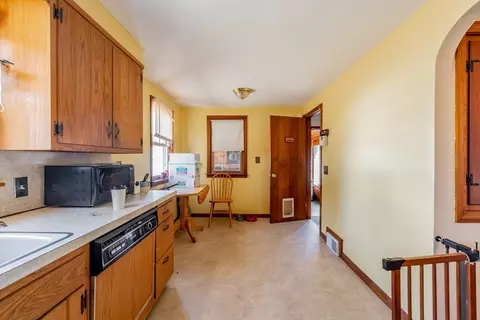 16 Delano Dr, Springfield, MA 01129 photo 24