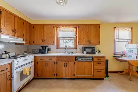16 Delano Dr, Springfield, MA 01129 photo 22