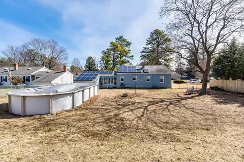 16 Delano Dr, Springfield, MA 01129 photo 7