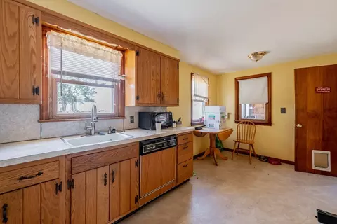 16 Delano Dr, Springfield, MA 01129 photo 23